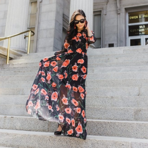Vici Dresses & Skirts - NWT Vici Poppy Dreams Maxi Dress